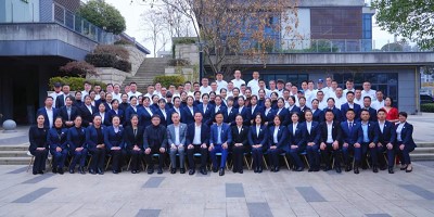 初心不改，穩(wěn)步向前